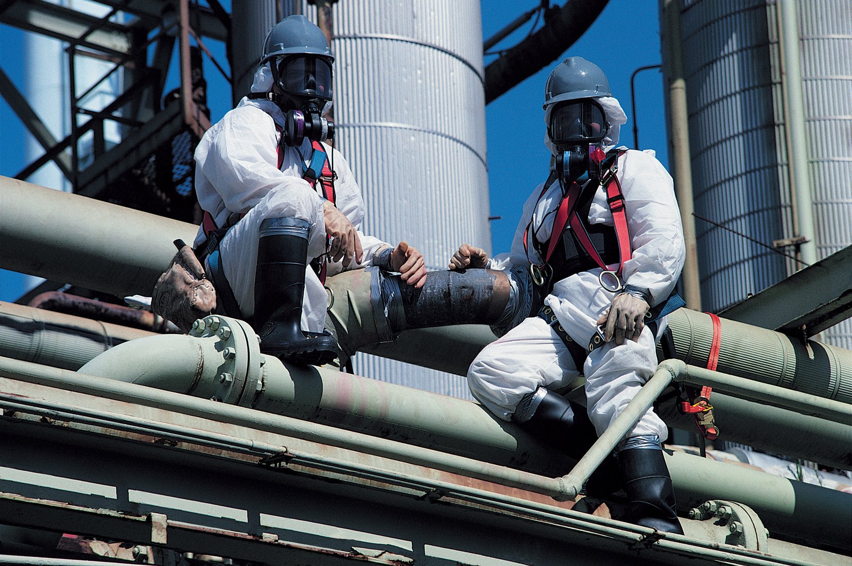 Chemical refinery, asbestos removal